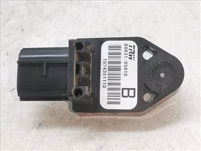 TOYOTA AVENSIS II (T250) 2.0 D-4D (CDT250_) Jobb első Oldal Ütközés Érzékelő #42538# 8983105010