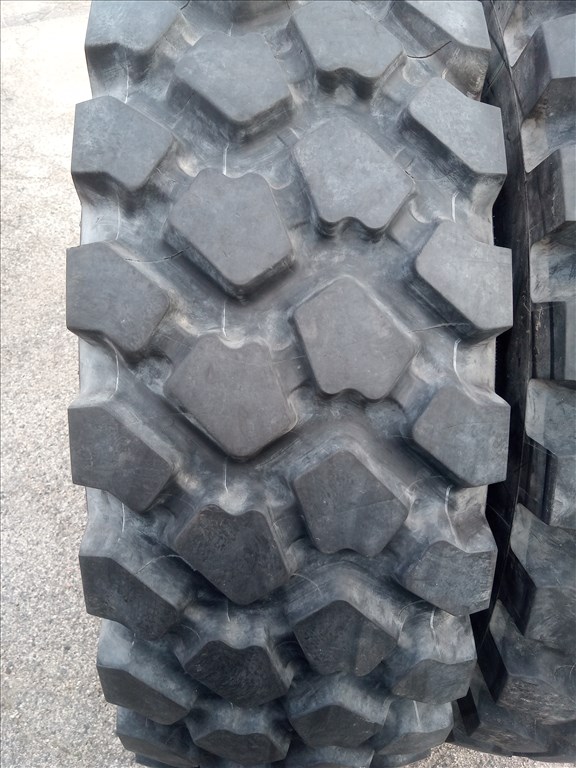 használt 14.00 R20 Michelin XZL 1400 r20 1400R20 1400x20 14.00 20 4. kép