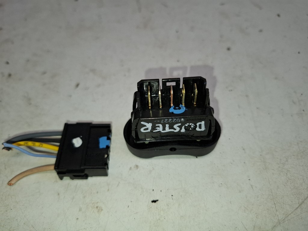 Dacia duster (HS) jobb elsõ ablakemelõ kapcsoló 3. kép