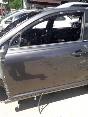 Toyota Avensis Bal Első Ajtó