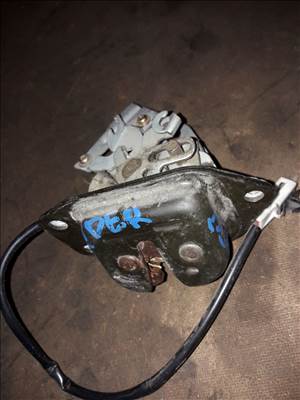 Nissan Pathfinder R51 Csomagtérajtó Zár