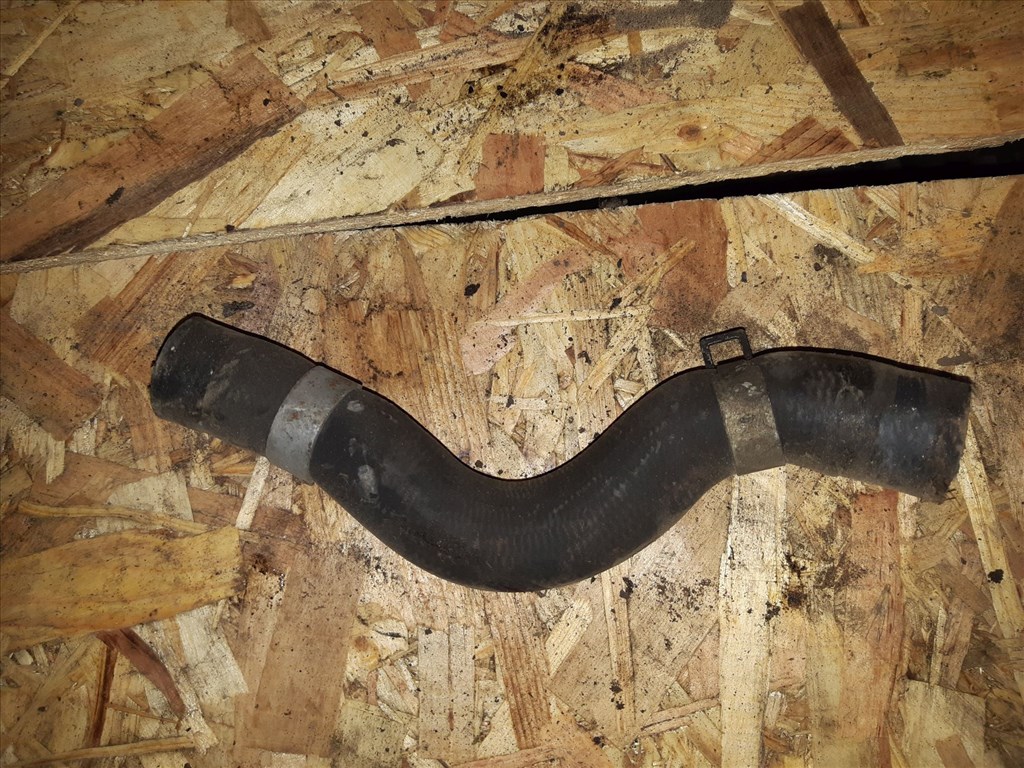 Suzuki Swift III 04-10 Vízcsõ 2. kép