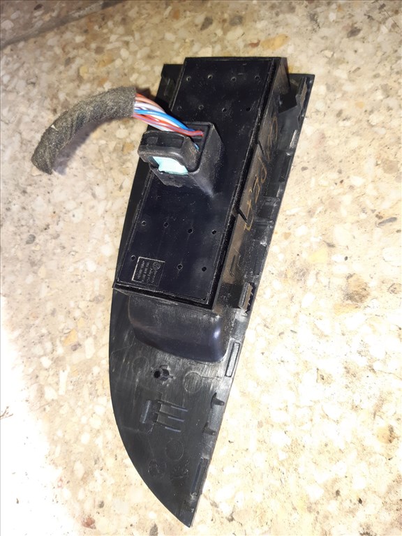 Seat Leon II Cupra Bal Elsõ Ablakemelõ Kapcsoló 2. kép