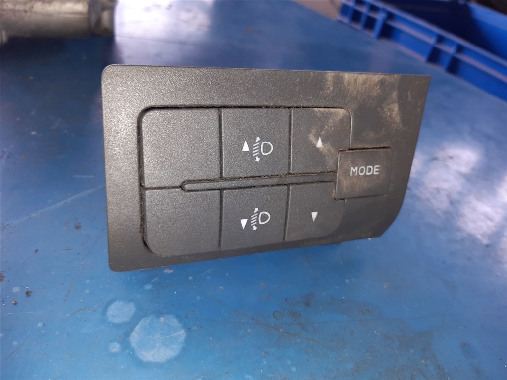 Fiat Ducato 02-06 Fényszóró Magasság Állító Kapcsoló 1. kép