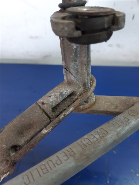 Skoda Octavia Elsõ Ablaktörlõ Motor ቛõ Ablaktörlõ Mechanika 1J0 955 325 A 2. kép