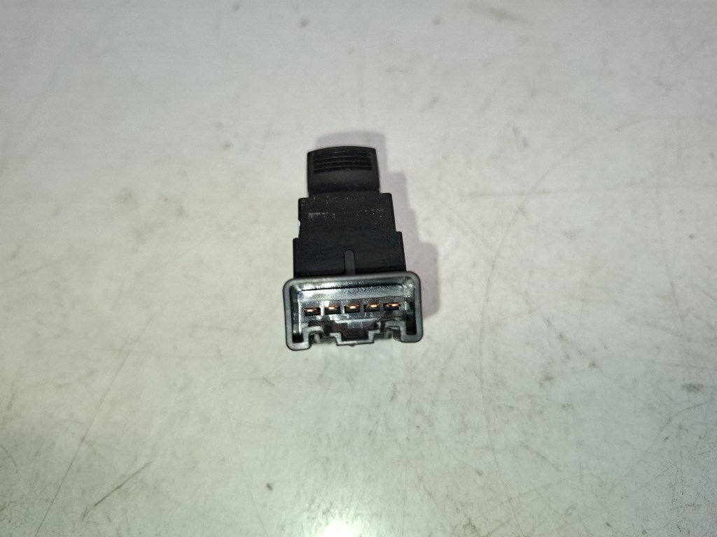 Suzuki SX4 jobb hátsó ablakemelõ kapcsoló 3. kép