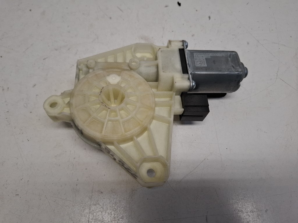 Volkswagen Passat VIII bal hátsó ablakemelõ motor 5Q4959802D 2. kép