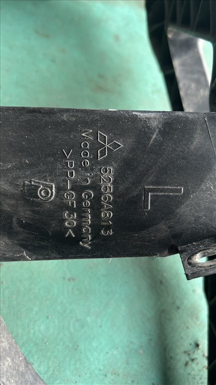 Mitsubishi Colt VI 1.1 Bal fényszoró tartó 5256a813 3. kép