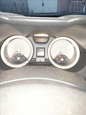 Renault megane 2 benzines km óra 