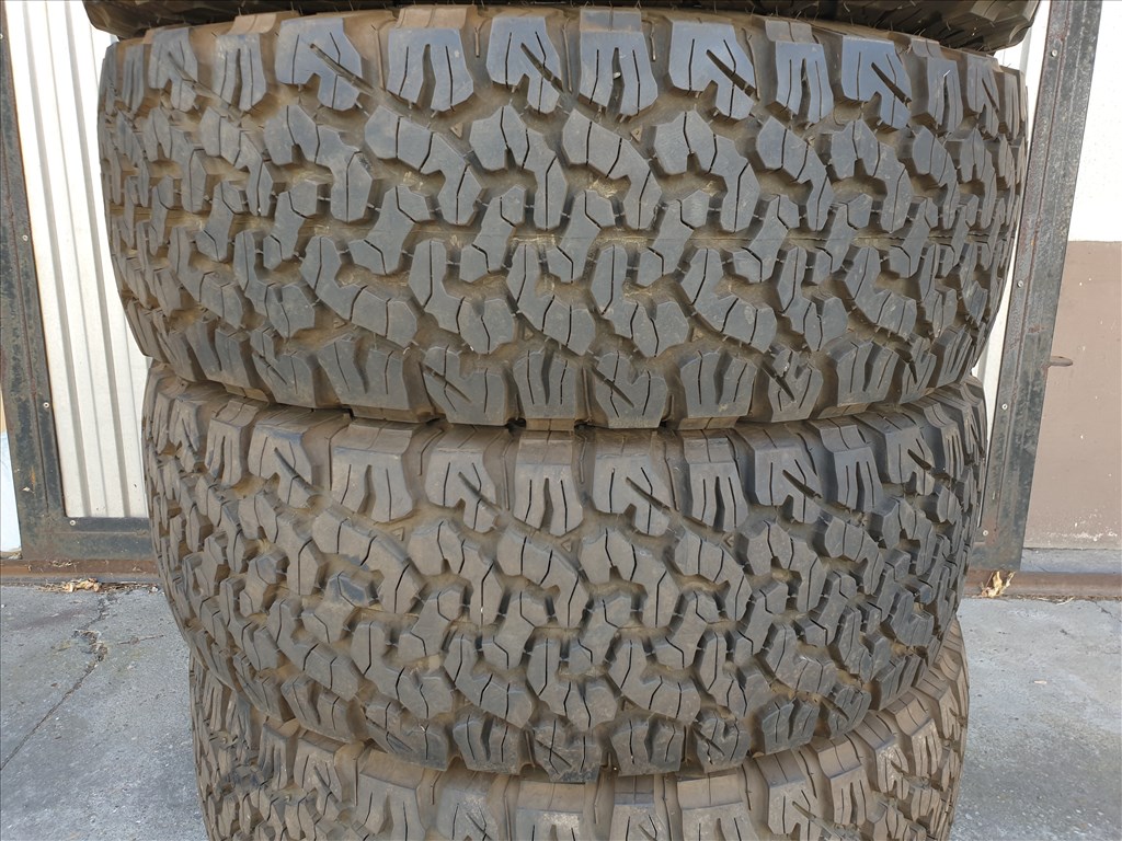  285/70 17 BF Goodrich All-Terrain T/A KO2 2. kép