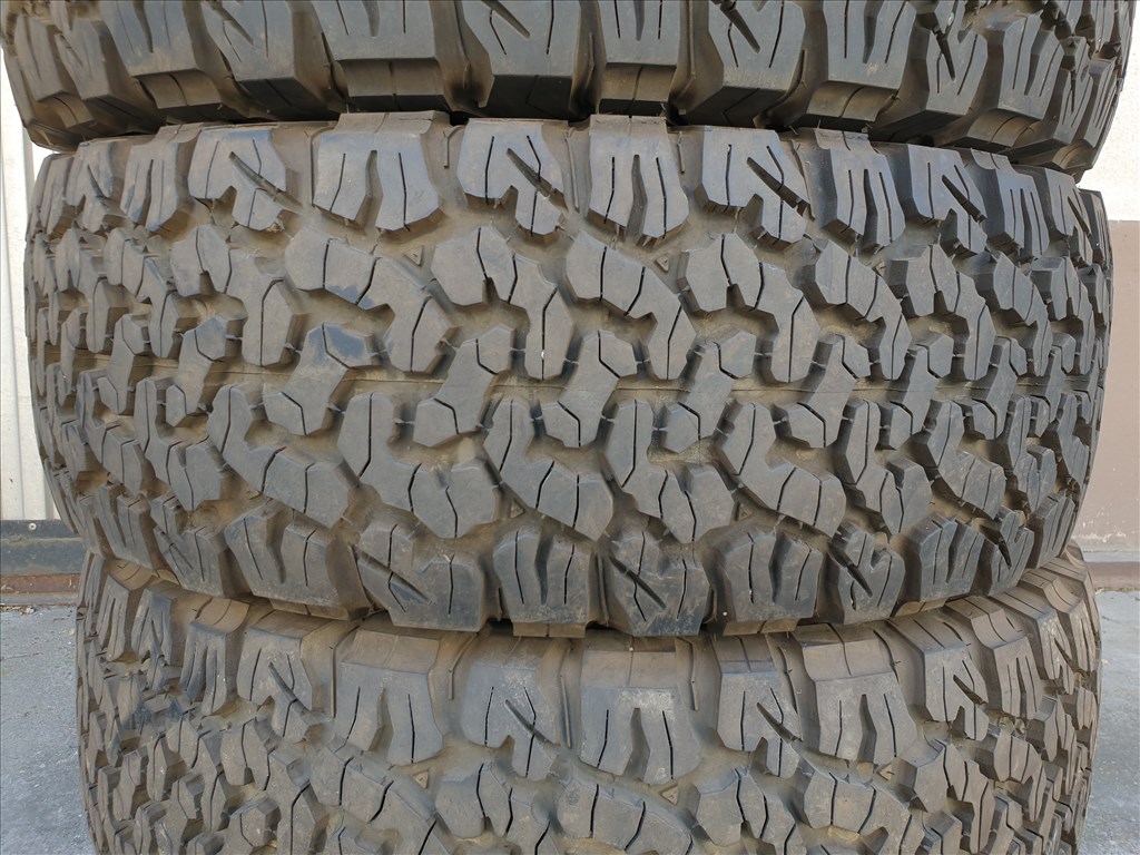  285/70 17 BF Goodrich All-Terrain T/A KO2 3. kép