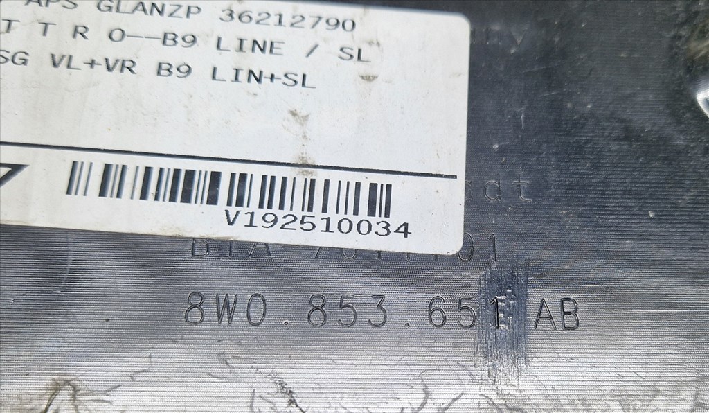 Audi A4 (B9 - 8W) hűtőrács 8w0853651ab 3. kép