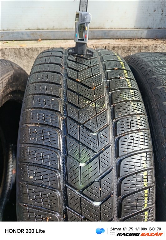  235/5518" újszerű Pirelli téli gumi gumi 1. kép