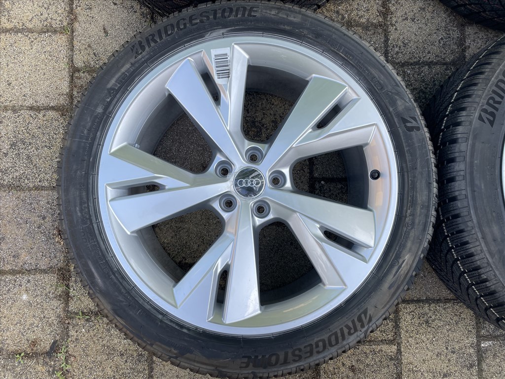 AUDI Q4 e-tron VOLKSWAGEN ID4 ID.4 ID5 ID.5 SKODA Enyaq 20” gyári vadonatúj téli alufelni garnitúra 2. kép