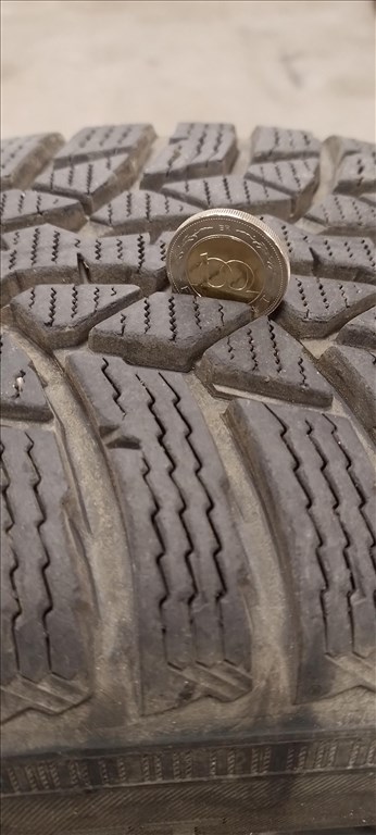  5x100 lyukosztású 14" használt lemezfelni, rajta 185/65 használt Nokian téli gumi gumi  10. kép