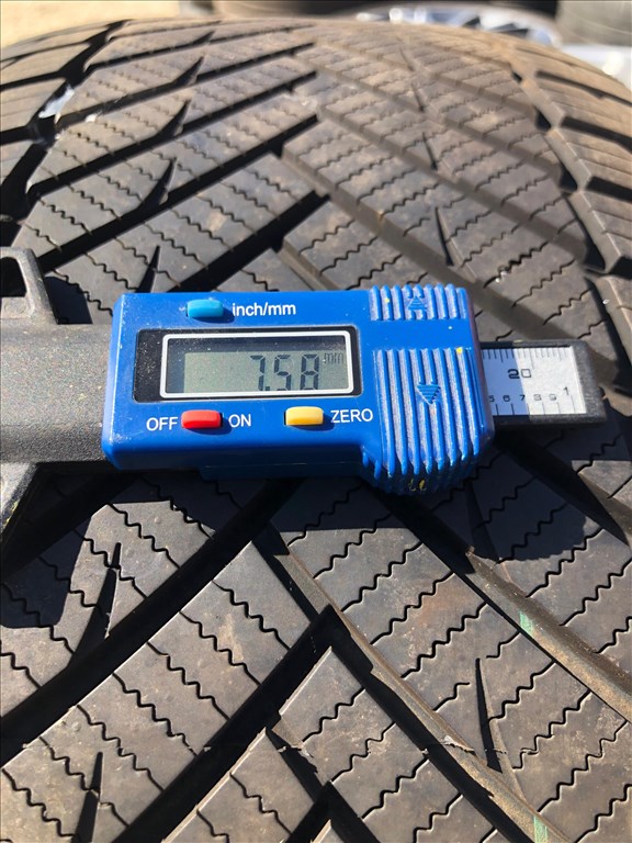 235 45 17 újszerű négyévszakos gumi 4db 235/45/17 2. kép