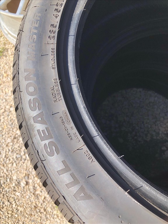 235 45 17 újszerű négyévszakos gumi 4db 235/45/17 5. kép