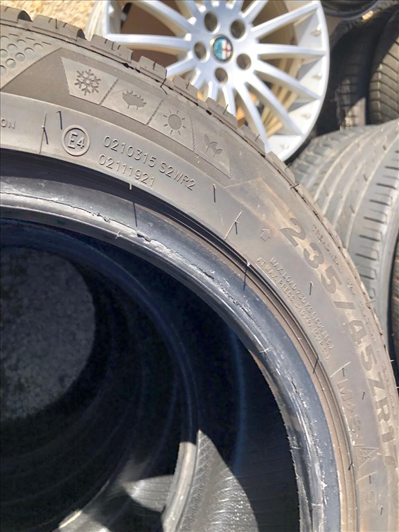 235 45 17 újszerű négyévszakos gumi 4db 235/45/17 6. kép