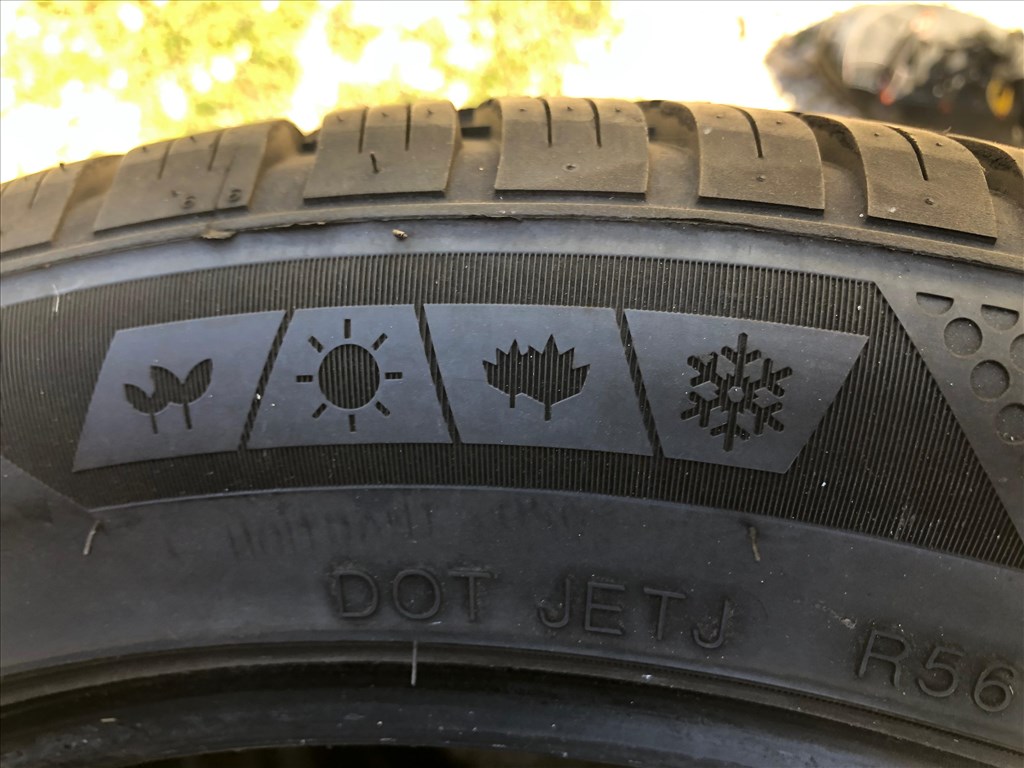 235 45 17 újszerű négyévszakos gumi 4db 235/45/17 8. kép