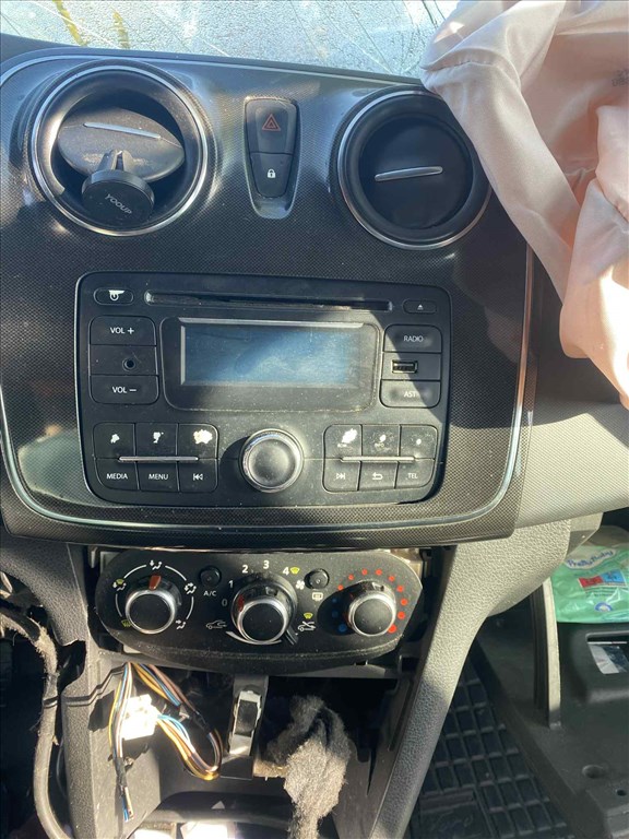 Dacia Logan II MCV bontott alkatrészei D4F732, JH3360, DVD42  6. kép