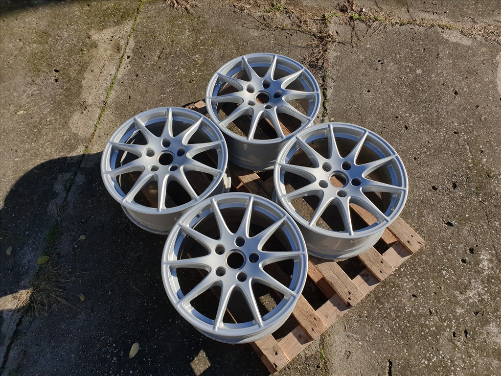 18" 5x130 Porsche Panamera S (2 széles) 1. kép