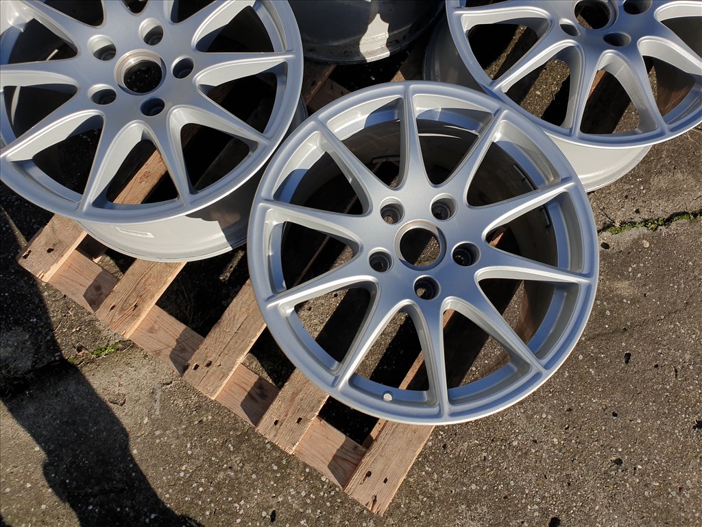 18" 5x130 Porsche Panamera S (2 széles) 4. kép