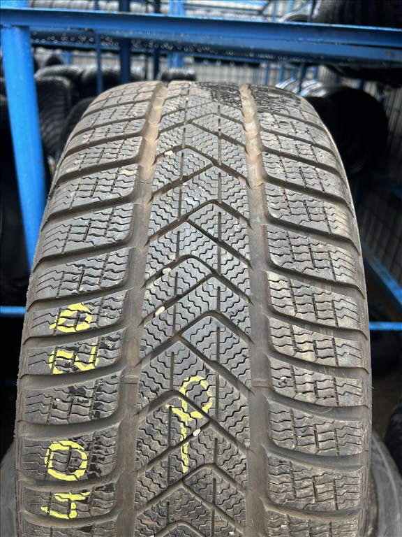 2db 275/35×20″ + 2db 245/40×20″ Pirelli RSC téli gumiabroncs. (3751247) 2. kép