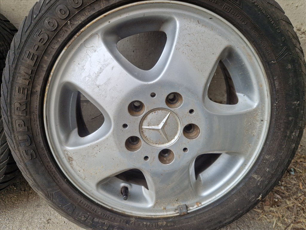  15" újszerű (gyári felni) alufelni, rajta 195/50 használt nyári gumi gumi  5. kép