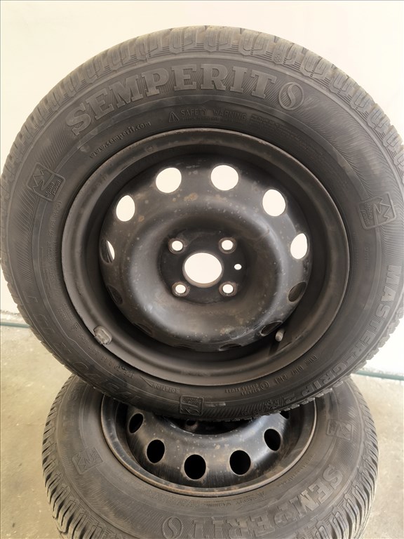  Lemezfelni 14"-os 4x100, gyári lemezfelni, rajta 175/70R14 újszerű Semperit Master G 2 téli gumi   4. kép