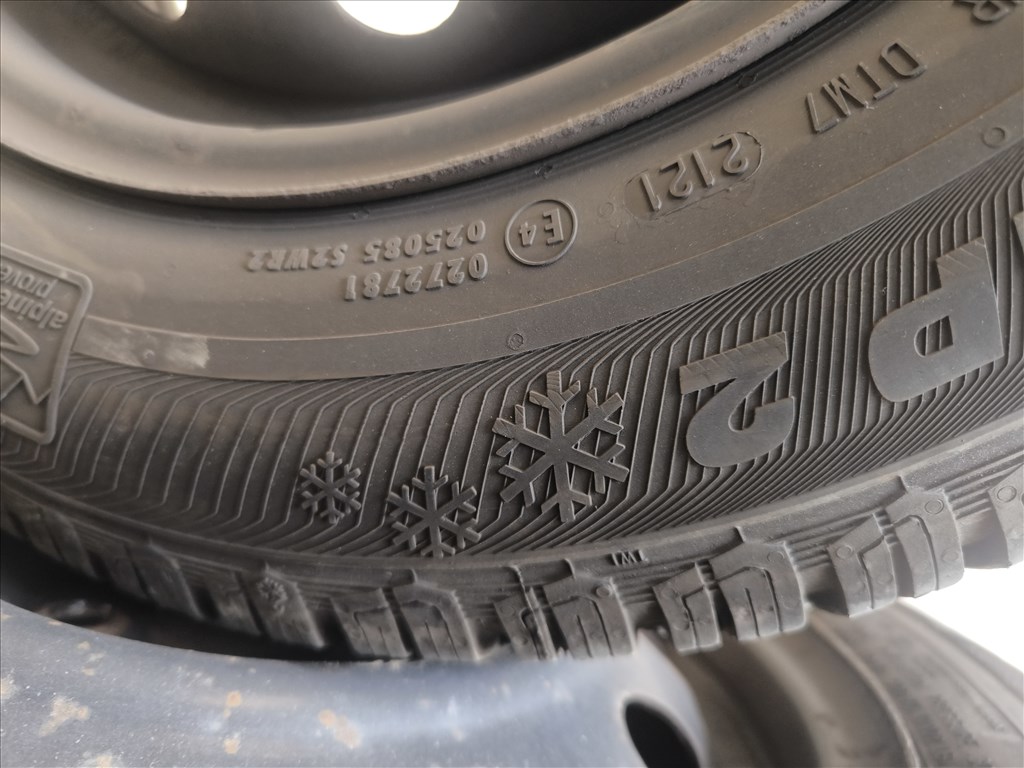  Lemezfelni 14"-os 4x100, gyári lemezfelni, rajta 175/70R14 újszerű Semperit Master G 2 téli gumi   7. kép