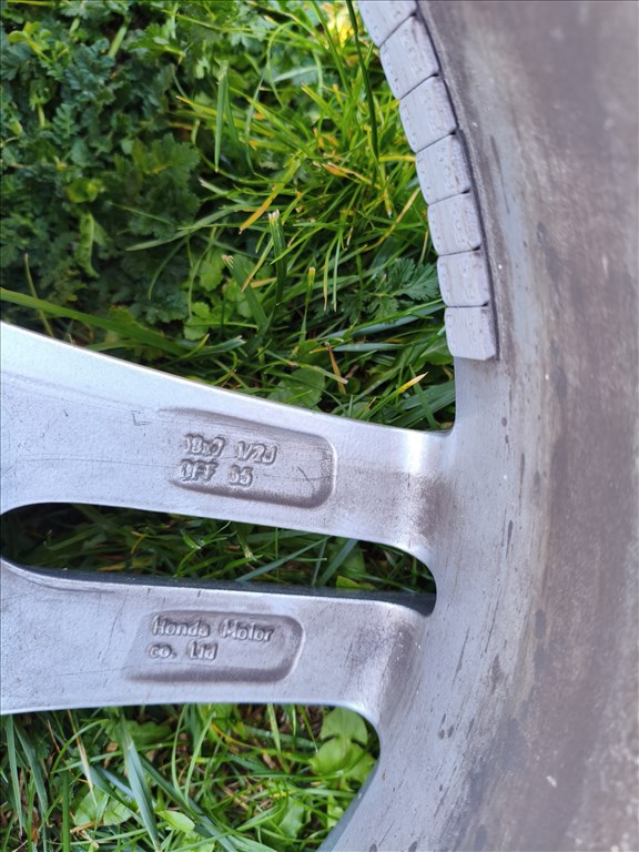 5x114.3 Honda alufelni 19" újszerű (gyári felni) 215/35 újszerű Triangle nyári gumi  5. kép