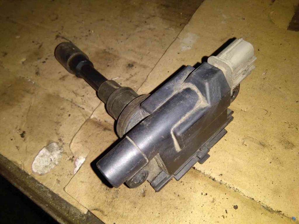 Suzuki Swift II 92-03 Gyújtótrafó 2B210370 2. kép