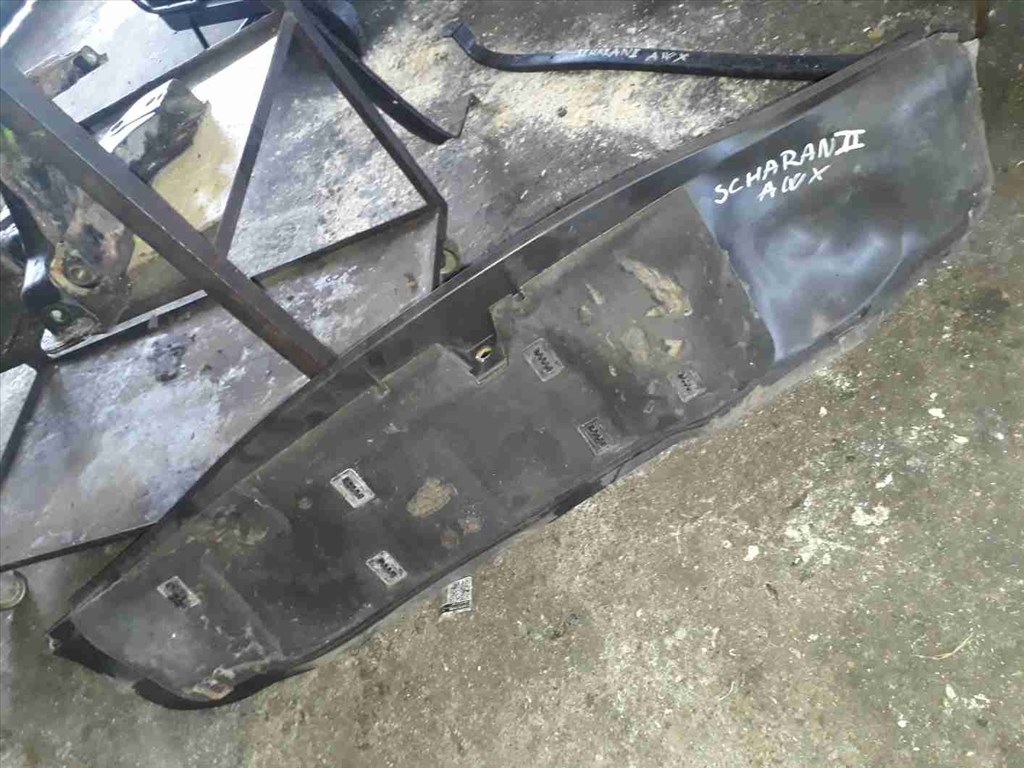 Volkswagen Sharan II Motor Burkolat 4. kép