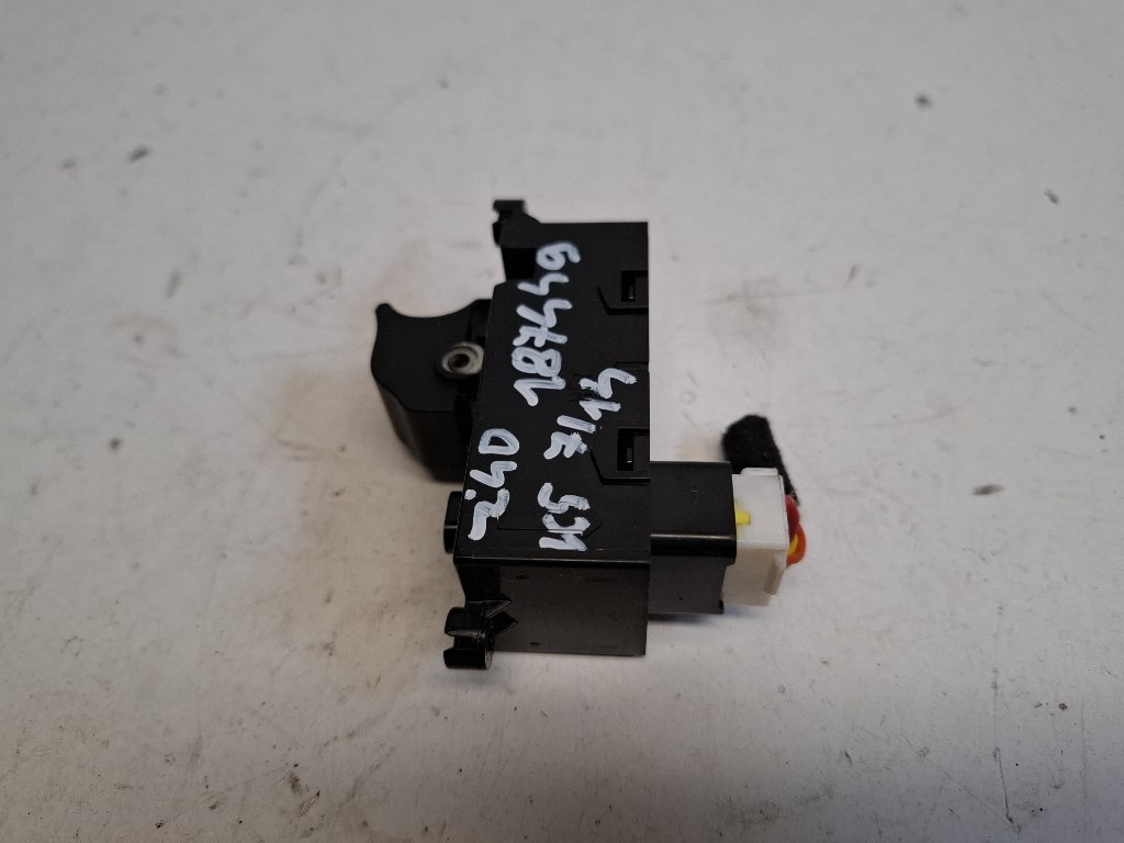 Hyundai I 40 bal hátsó ablakemelõ kapcsoló 935803Z000 2. kép