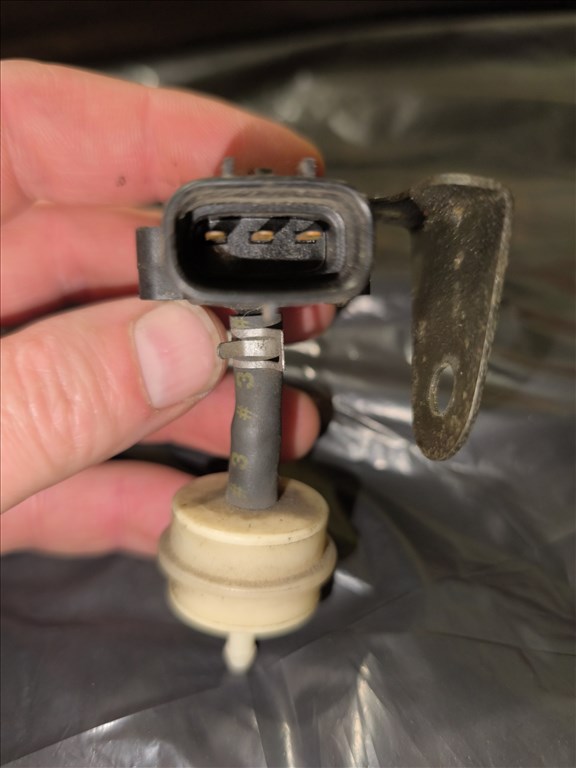 Suzuki Swift III map sensor  1859050g10 2. kép