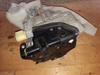 Volkswagen Passat B6 Jobb Hátsó Ajtó Zárszerkezet + Központizár Motor