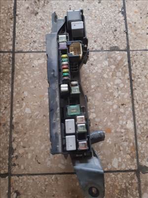 Toyota Avensis Biztosítéktábla / Relé Tábla