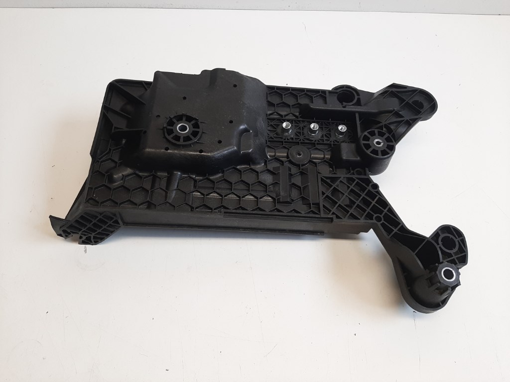 Skoda Octavia (NX) akkumlátor tartó 5WA915331 2. kép