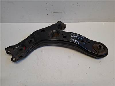 Toyota Prius Plus jobb első lengőkar