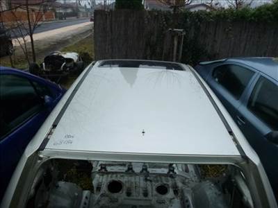 Toyota Rav 4 5 ajtós utastértető