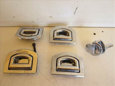 Volkswagen Passat VII (3C) Csomag rögzítő 1J0864203D