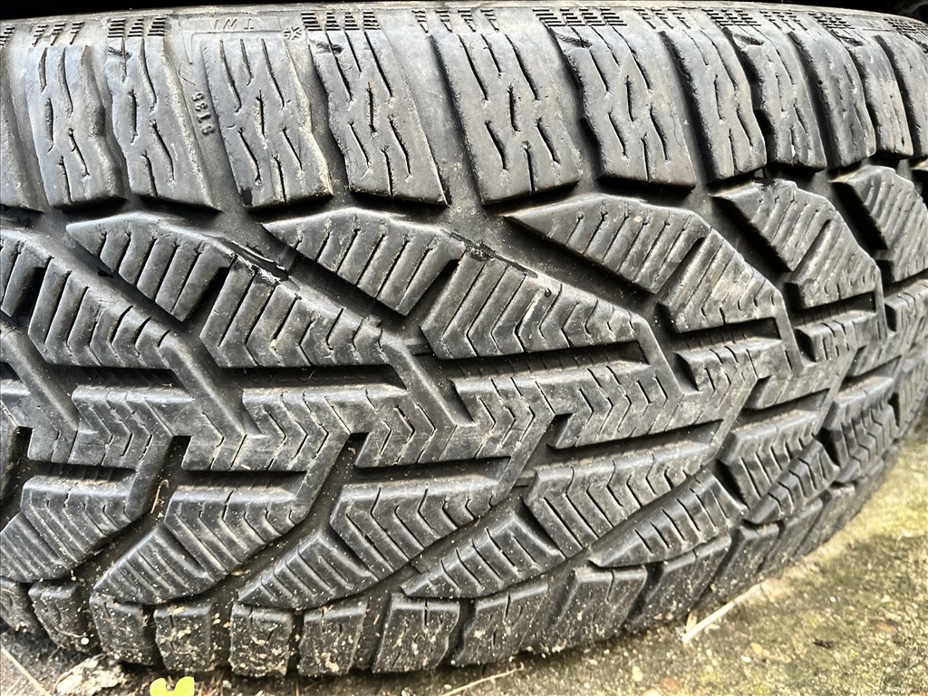  265/6018" újszerű Taurus téli gumi 4db  3. kép