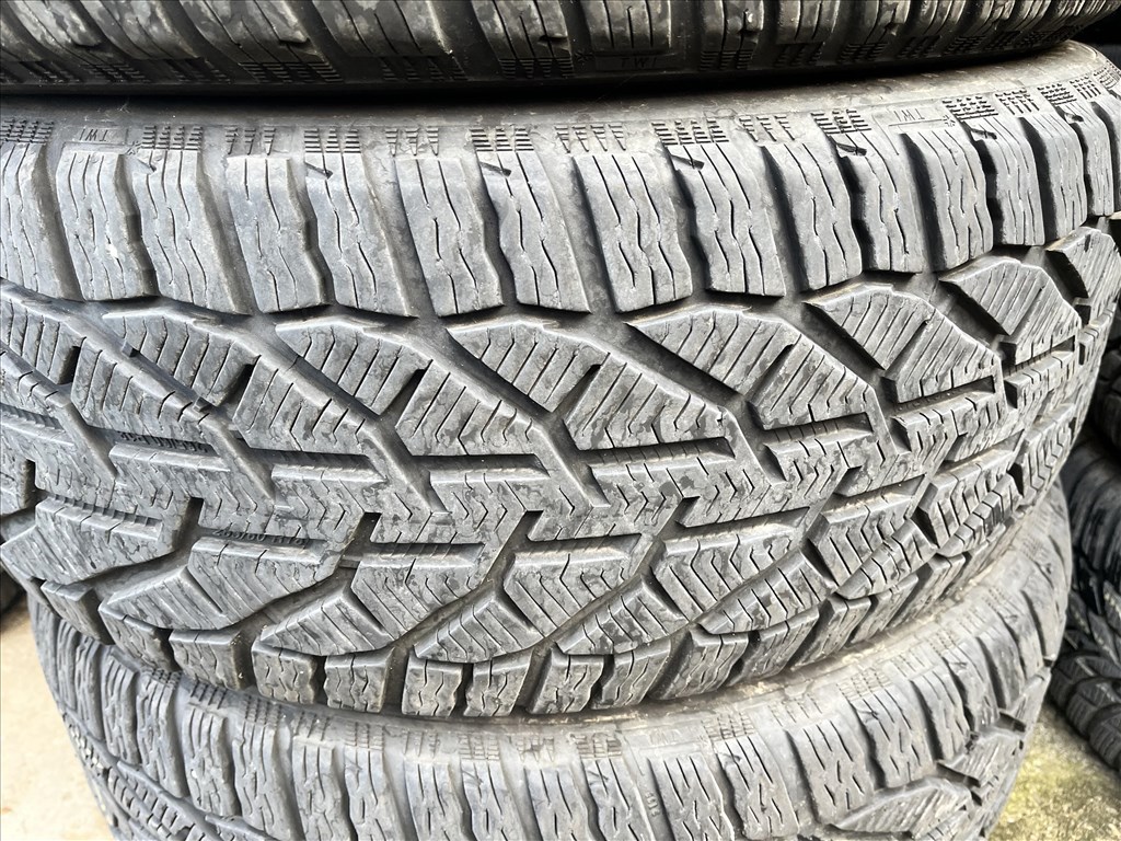  265/6018" újszerű Taurus téli gumi 4db  1. kép