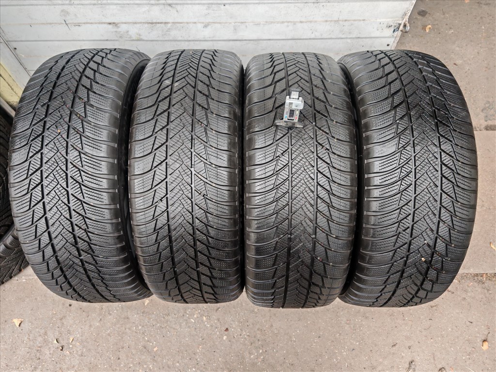  225/5518" újszerű Bridgestone téli gumi gumi 2. kép