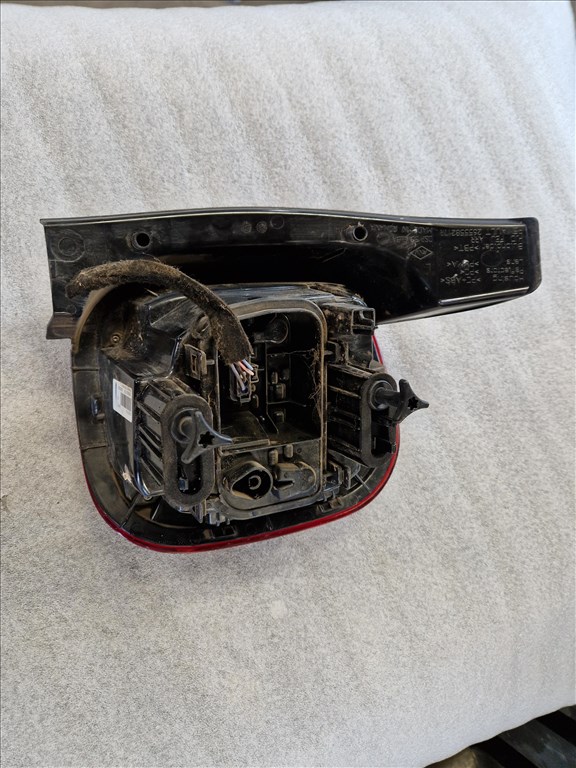 DACIA DUSTER II bal hátsó lámpa 265558217R 4. kép