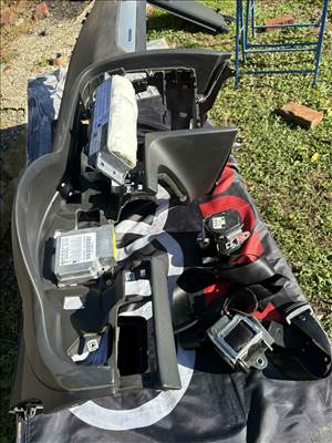 Audi A6 (C6 - 4F) műszerfal, airbag szett 