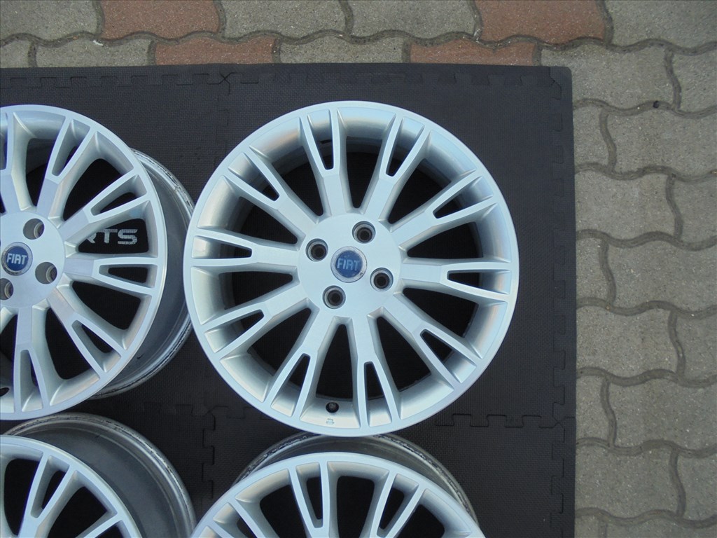 17-es Fiat alufelni jó állapotban eladó 4. kép