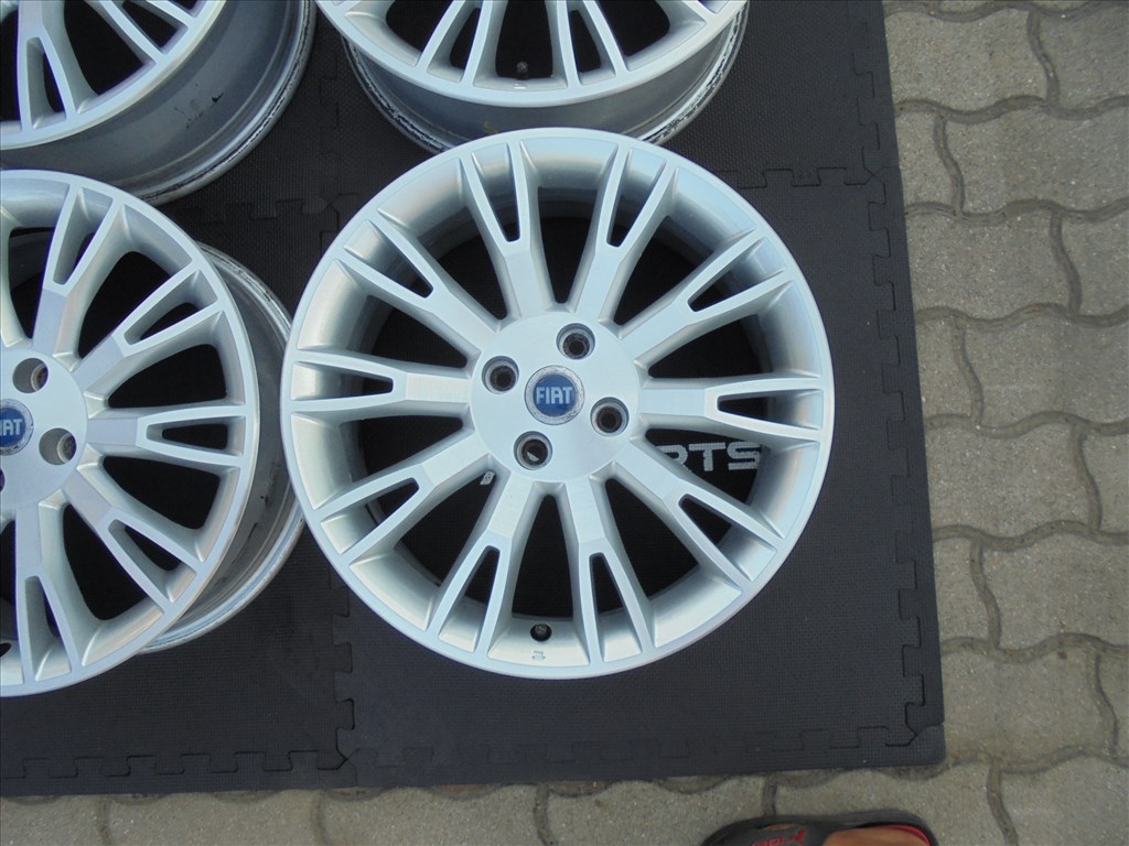 17-es Fiat alufelni jó állapotban eladó 5. kép
