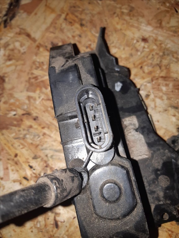 Renault Megane II Bal Elsõ Ablakemelõ  Központizár Kapcsoló 3. kép