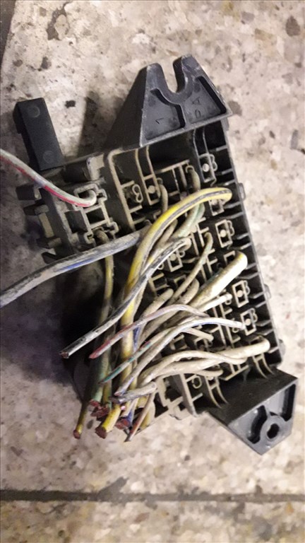 Suzuki Vitara Biztosítéktábla / Relé Tábla 2. kép